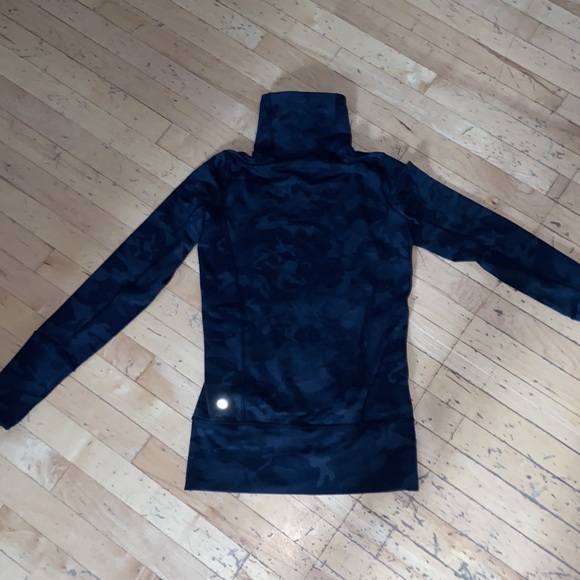 lululemon full army print zip up size 4 - Picture 2 of 3